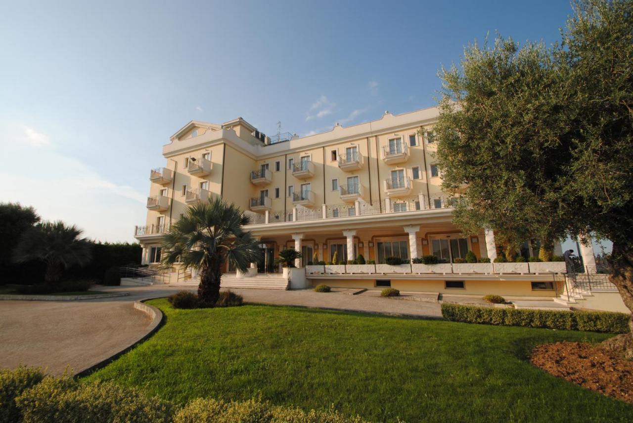 Hotel Concorde Sant'Egidio alla Vibrata Exterior photo
